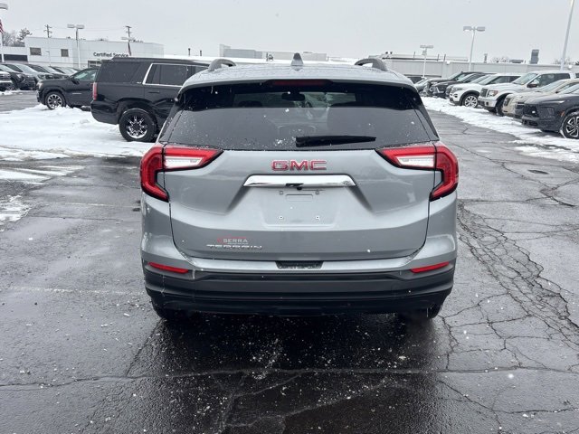 Used 2023 GMC Terrain SLE w/ Driver Convenience Package image 6