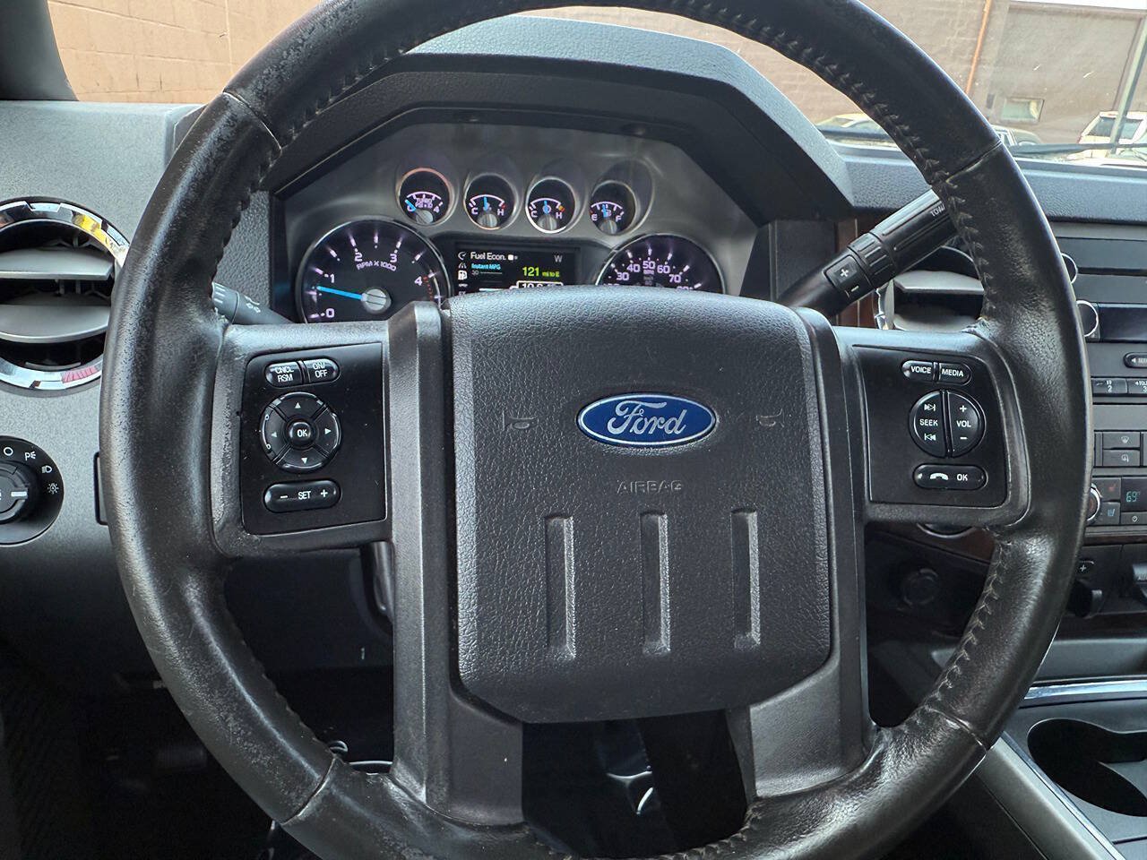 Used 2011 Ford F250 Lariat w/ Lariat Interior Pkg AWD/4WD image 12