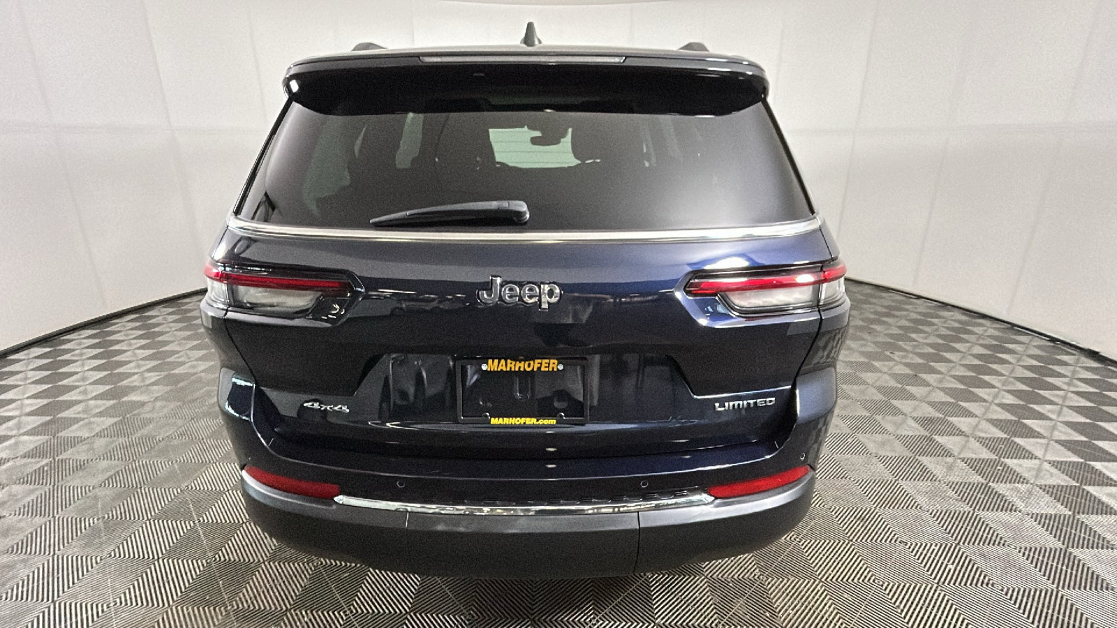 Used 2023 Jeep Grand Cherokee L Limited w/ Trailer Tow Group (B) AWD/4WD image 4