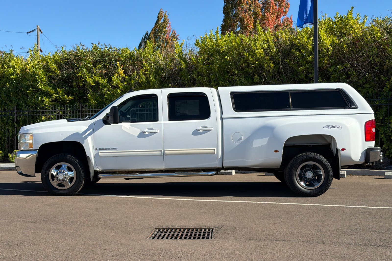 Used 2009 Chevrolet Silverado 3500 LTZ w/ LTZ Plus Package AWD/4WD image 7