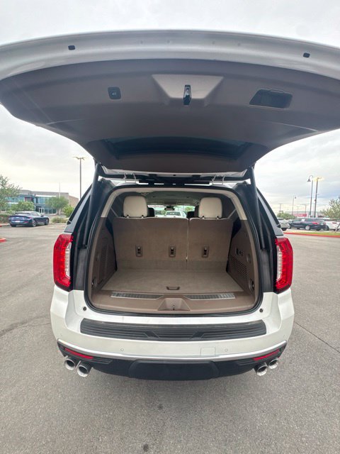 Used 2023 GMC Yukon Denali AWD/4WD image 7