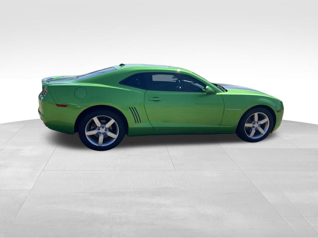 Used 2010 Chevrolet Camaro LT RWD image 12