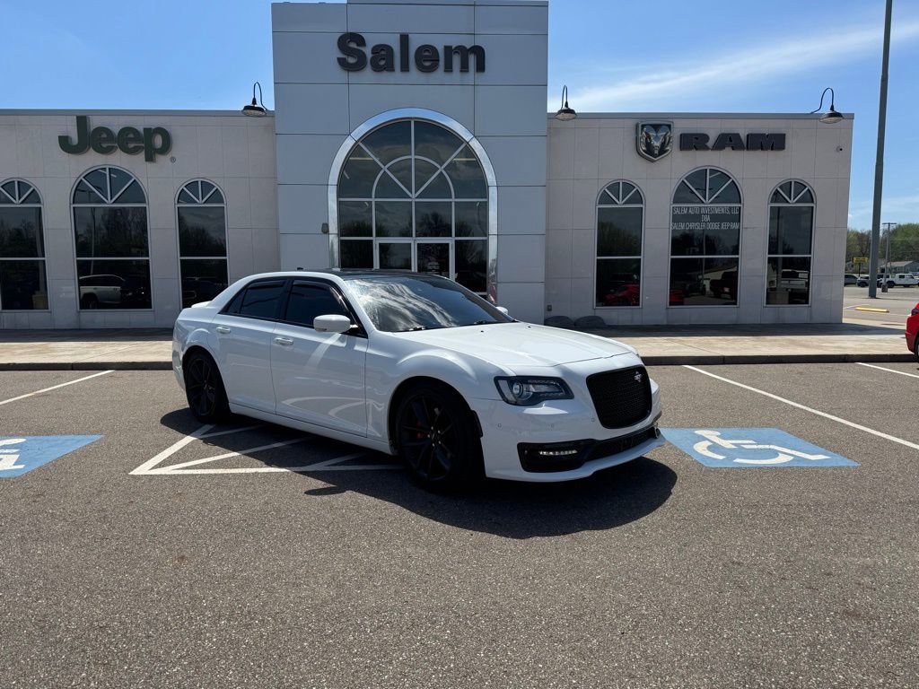 Used 2023 Chrysler 300 C