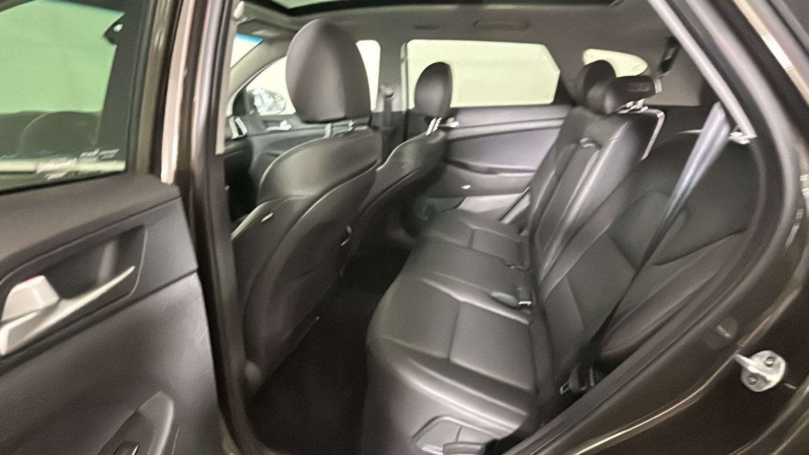 Used 2020 Hyundai Tucson Ultimate w/ Cargo Package AWD/4WD image 31