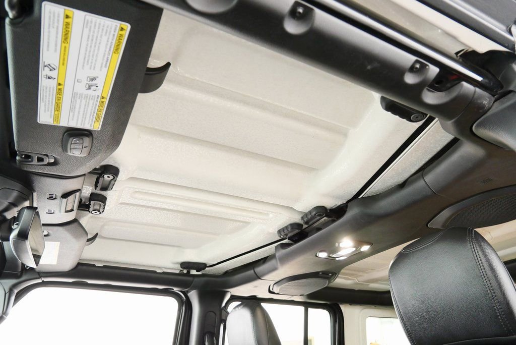 Used 2020 Jeep Wrangler Unlimited Sahara w/ Dual Top Group image 29