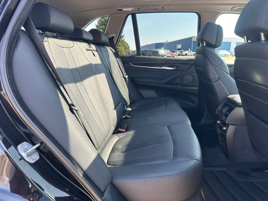 Used 2016 BMW X5 xDrive50i AWD/4WD image 36