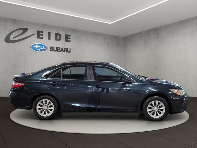 Used 2016 Toyota Camry LE image 5