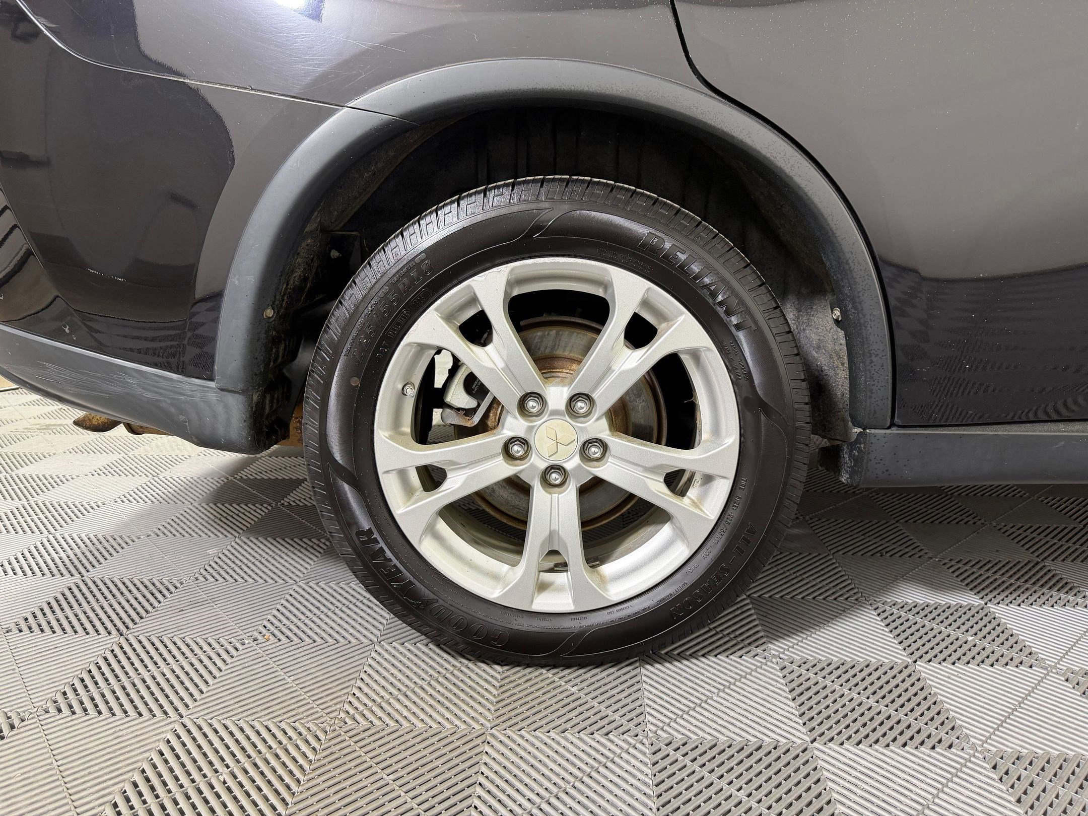 Used 2015 Mitsubishi Outlander SE image 19