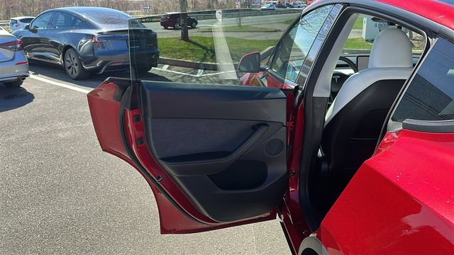 Used 2024 Tesla Model Y Long Range image 19