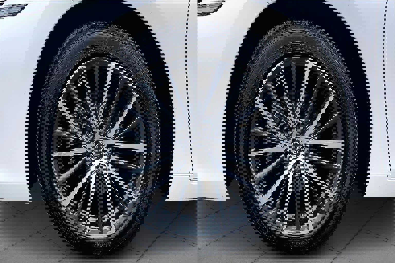 Certified 2025 Lexus ES 350 w/ Premium Package image 11