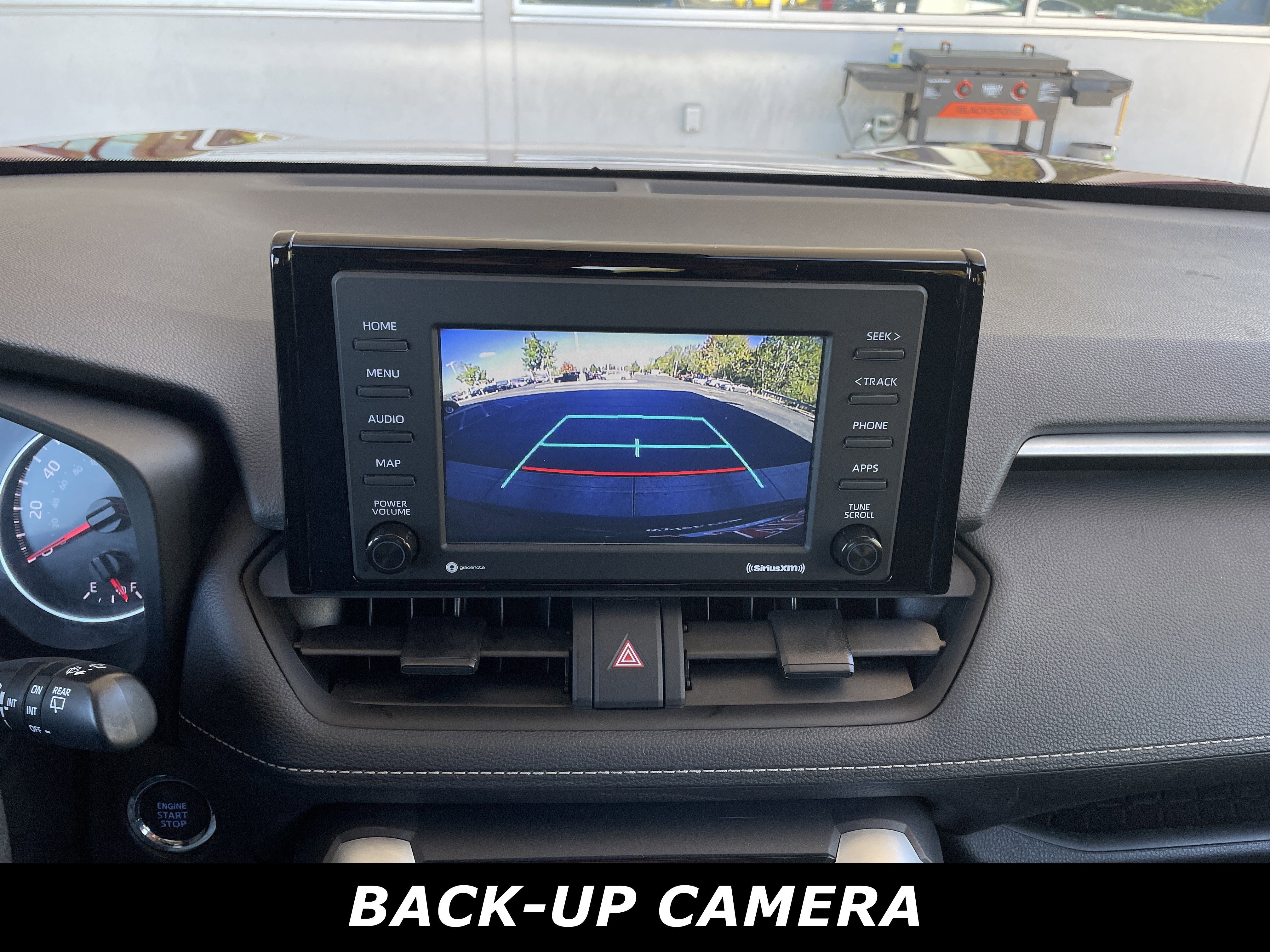 Used 2022 Toyota RAV4 XLE w/ Convenience Package image 10