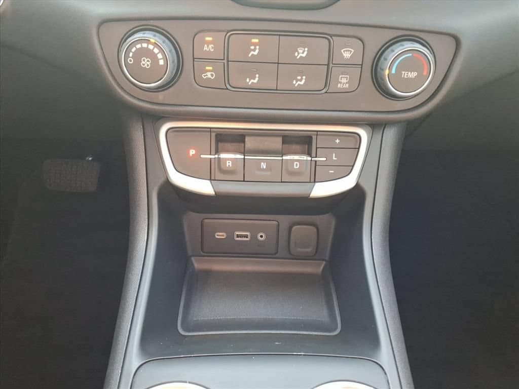Used 2023 GMC Terrain SLE w/ Elevation Edition FWD image 28