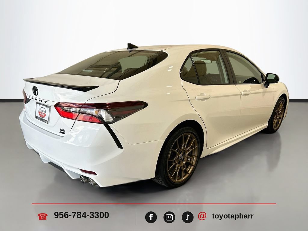 Used 2024 Toyota Camry SE AWD/4WD image 4