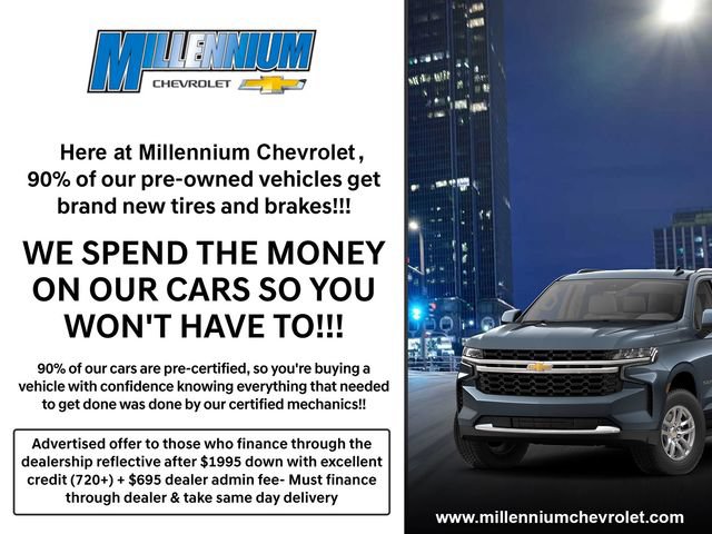 Used 2025 Chevrolet Blazer LT FWD image 3
