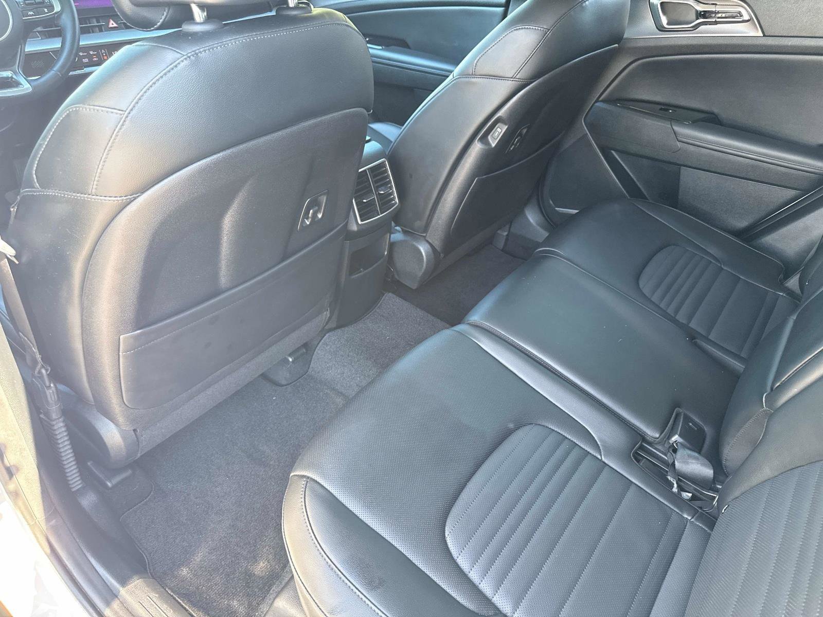 Used 2023 Kia Sportage SX image 16