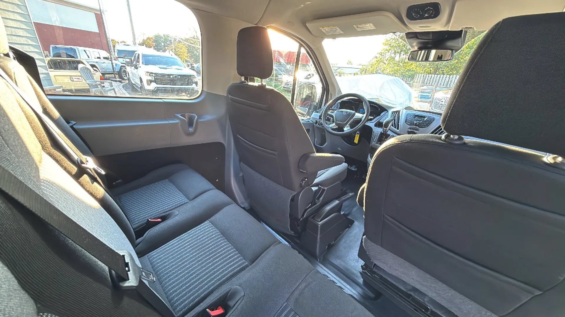 Used 2018 Ford Transit 350 XL RWD image 24