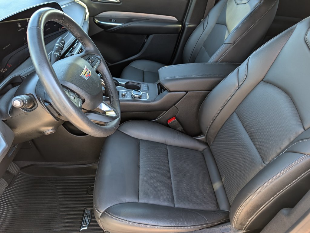 Certified 2024 Cadillac XT4 Premium Luxury w/ Active Safety Package AWD/4WD image 12