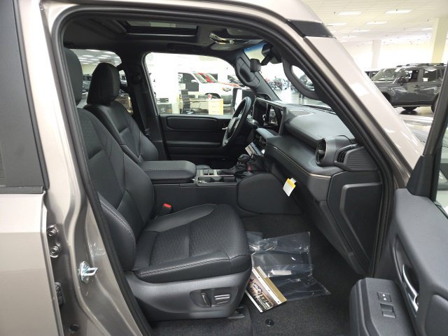 New 2027 Toyota Land Cruiser w/ Premium Package AWD/4WD image 8