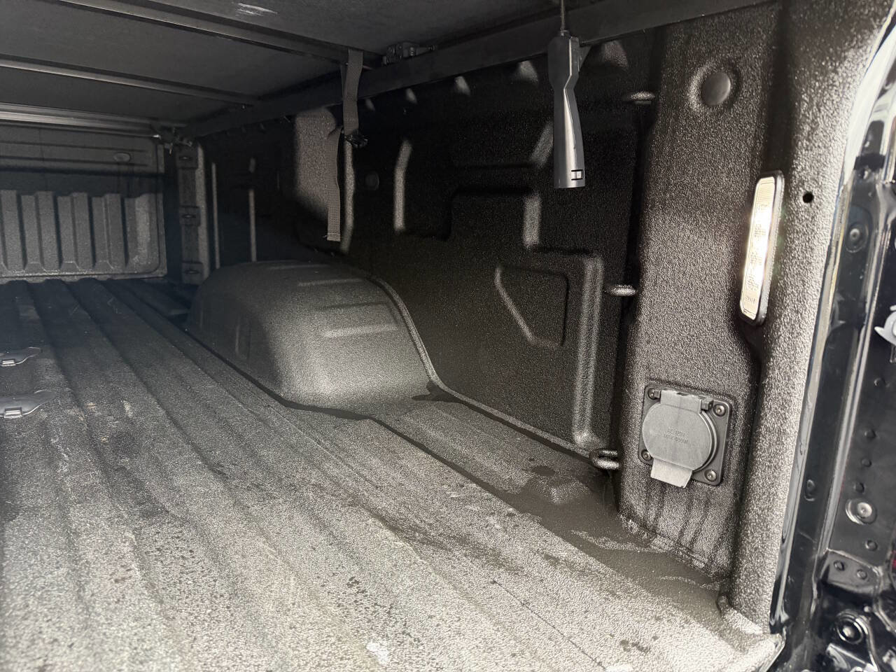 Used 2024 Chevrolet Silverado 3500 High Country w/ High Country Premium Package image 19