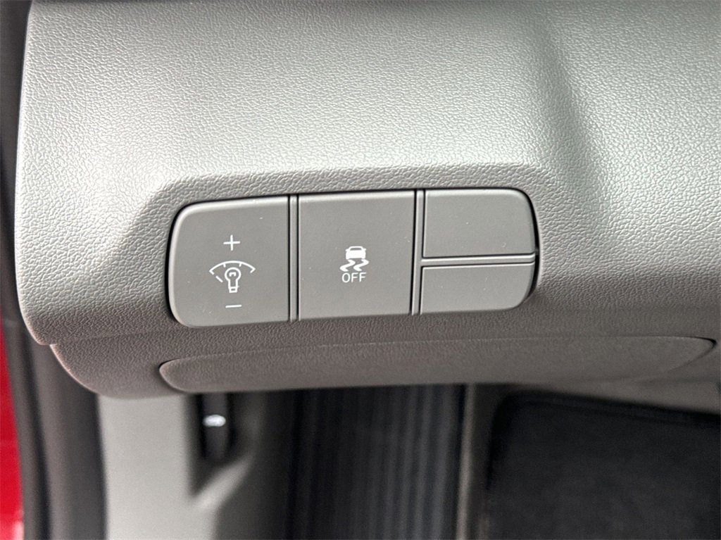 New 2025 Hyundai Elantra SEL image 19