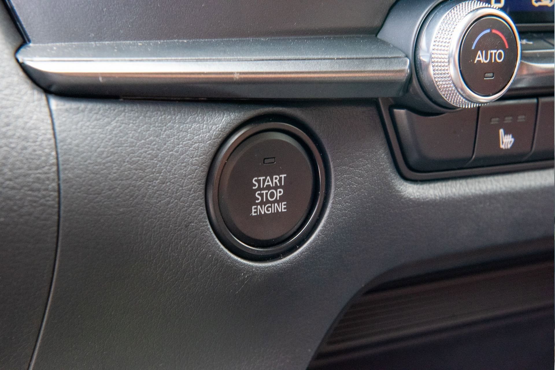 New 2024 MAZDA CX-30 Carbon image 27