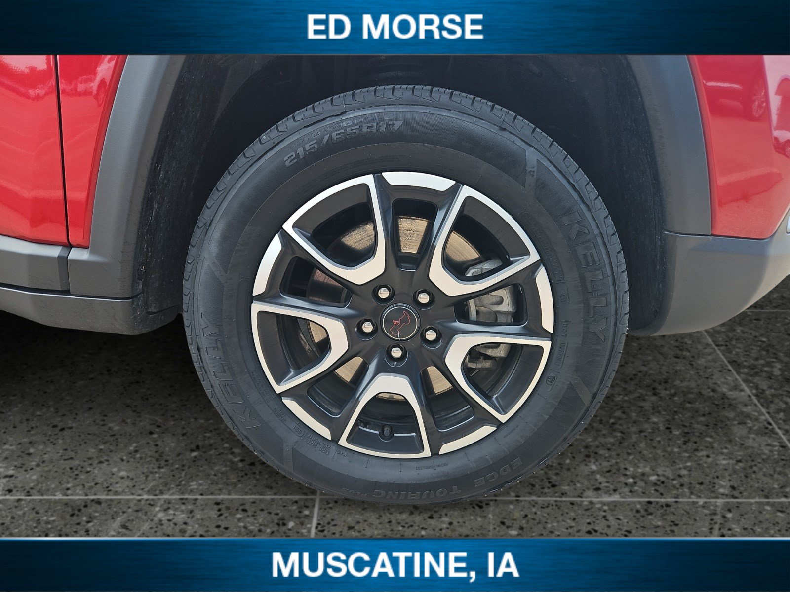 Used 2025 Jeep Compass Trailhawk AWD/4WD image 12