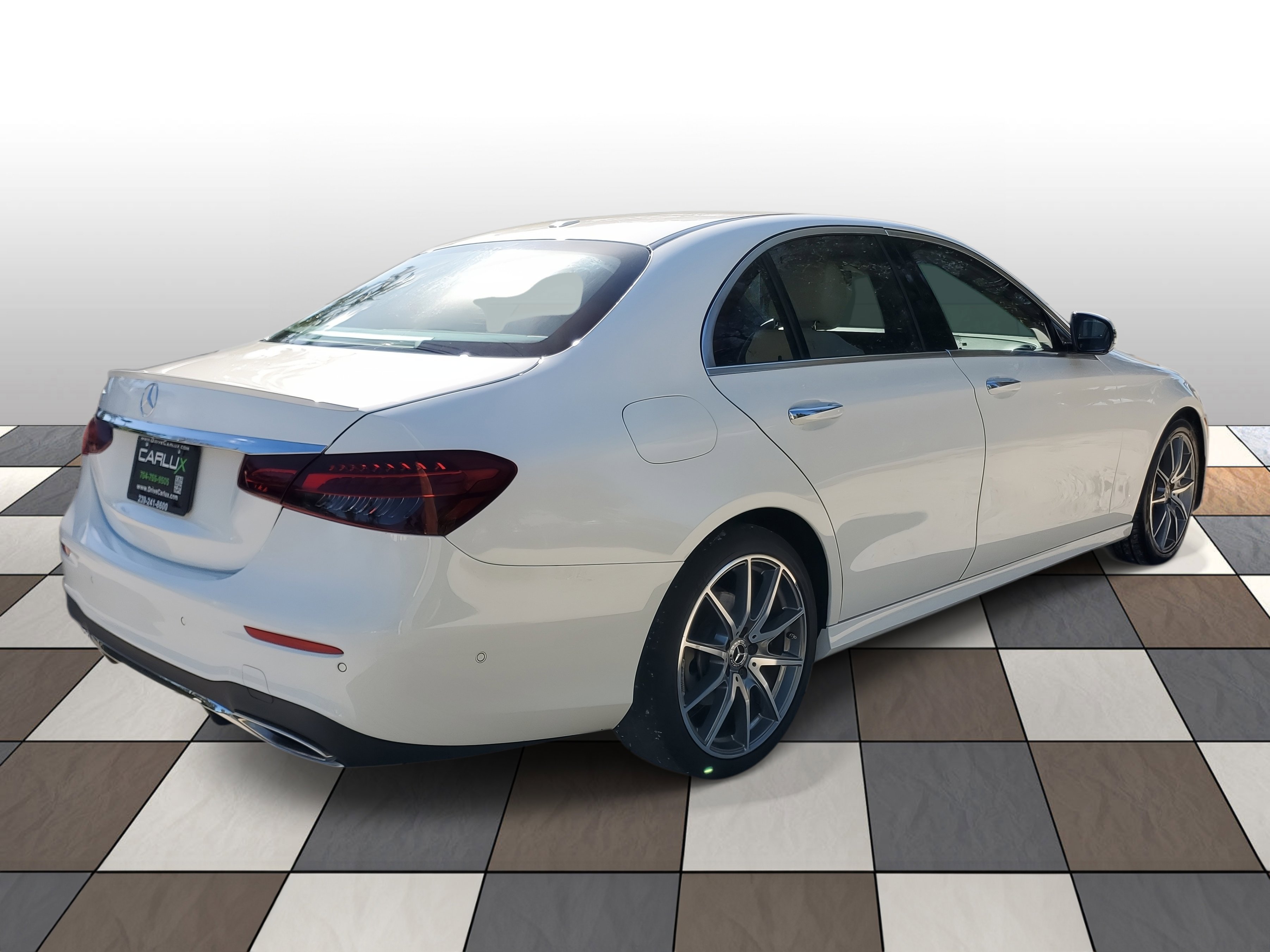 Used 2022 Mercedes-Benz E 350 Sedan image 4