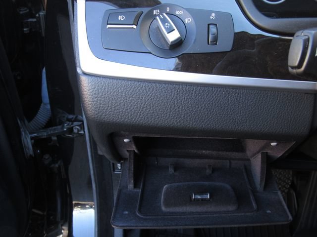 Used 2012 BMW 528i xDrive Sedan AWD/4WD image 34