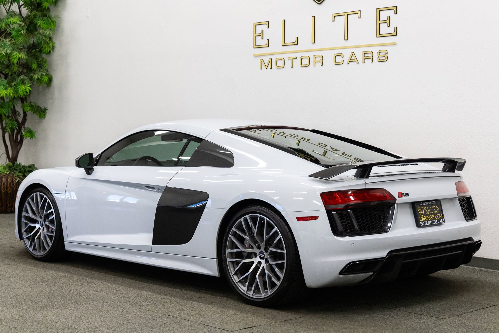 Used 2017 Audi R8 V10 plus AWD/4WD image 3