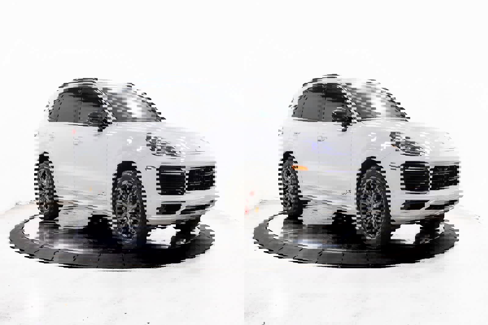 Certified 2023 Porsche Cayenne GTS w/ Premium Package Plus image 9