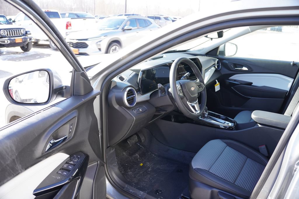 New 2026 Chevrolet Trax LT w/ Driver Confidence Package image 10