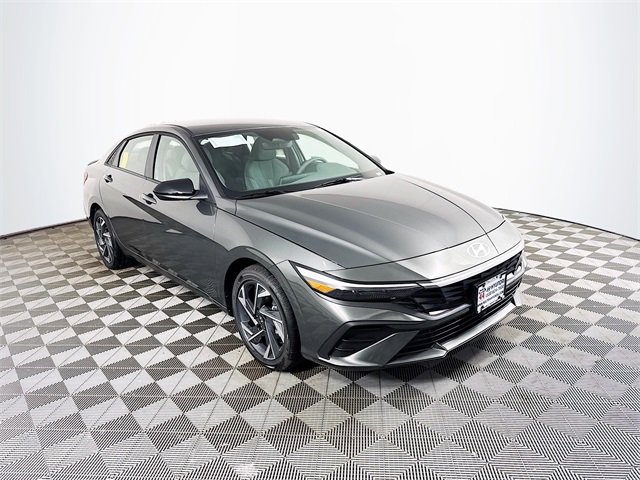 New 2025 Hyundai Elantra SEL image 9