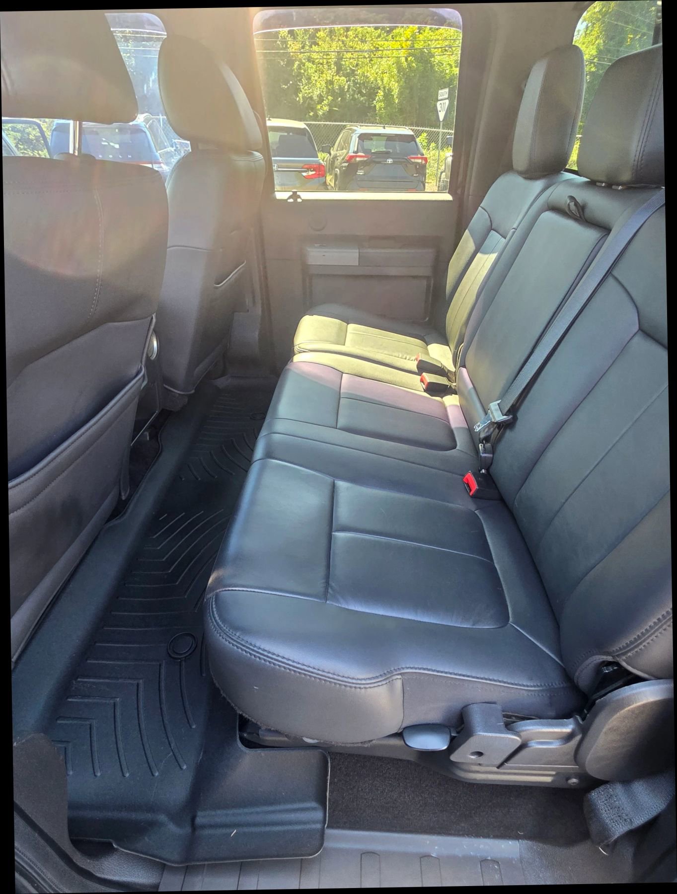 Used 2011 Ford F450 Lariat w/ Lariat Ultimate Pkg image 12