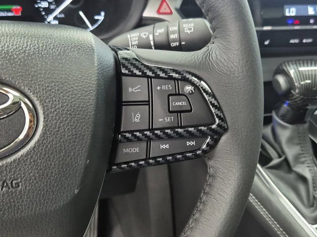 Used 2026 Toyota Sienna XLE image 27