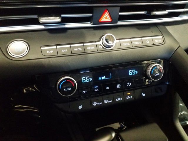 Certified 2025 Hyundai Elantra SEL w/ Cargo Package image 7