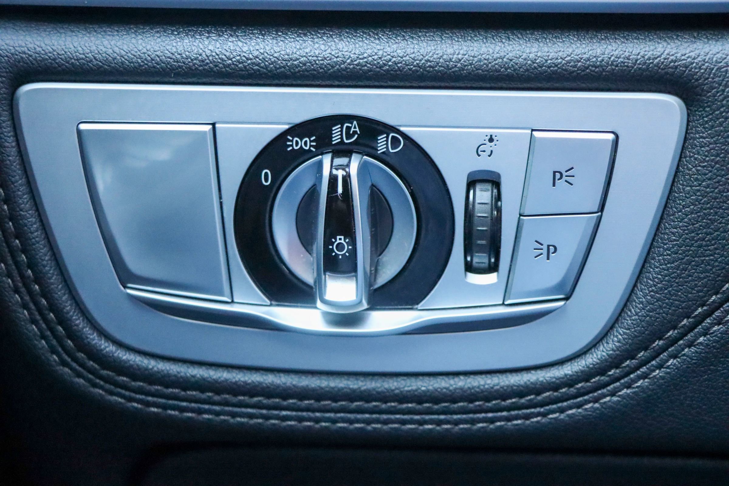 Used 2019 BMW 740i w/ Executive Package image 31