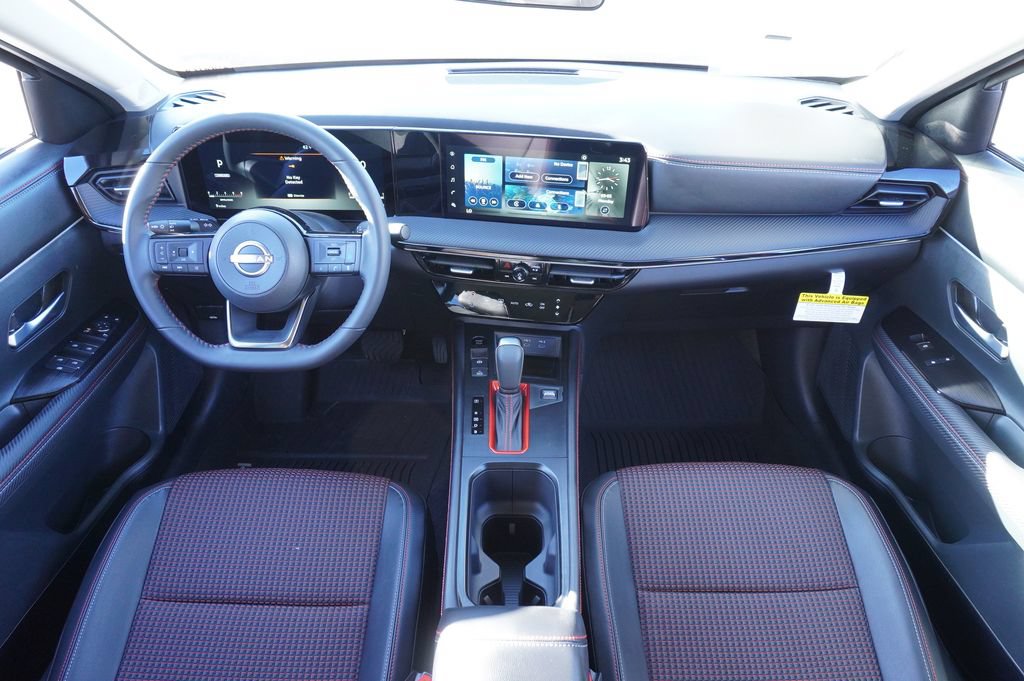 Used 2025 Nissan Kicks SR FWD image 11
