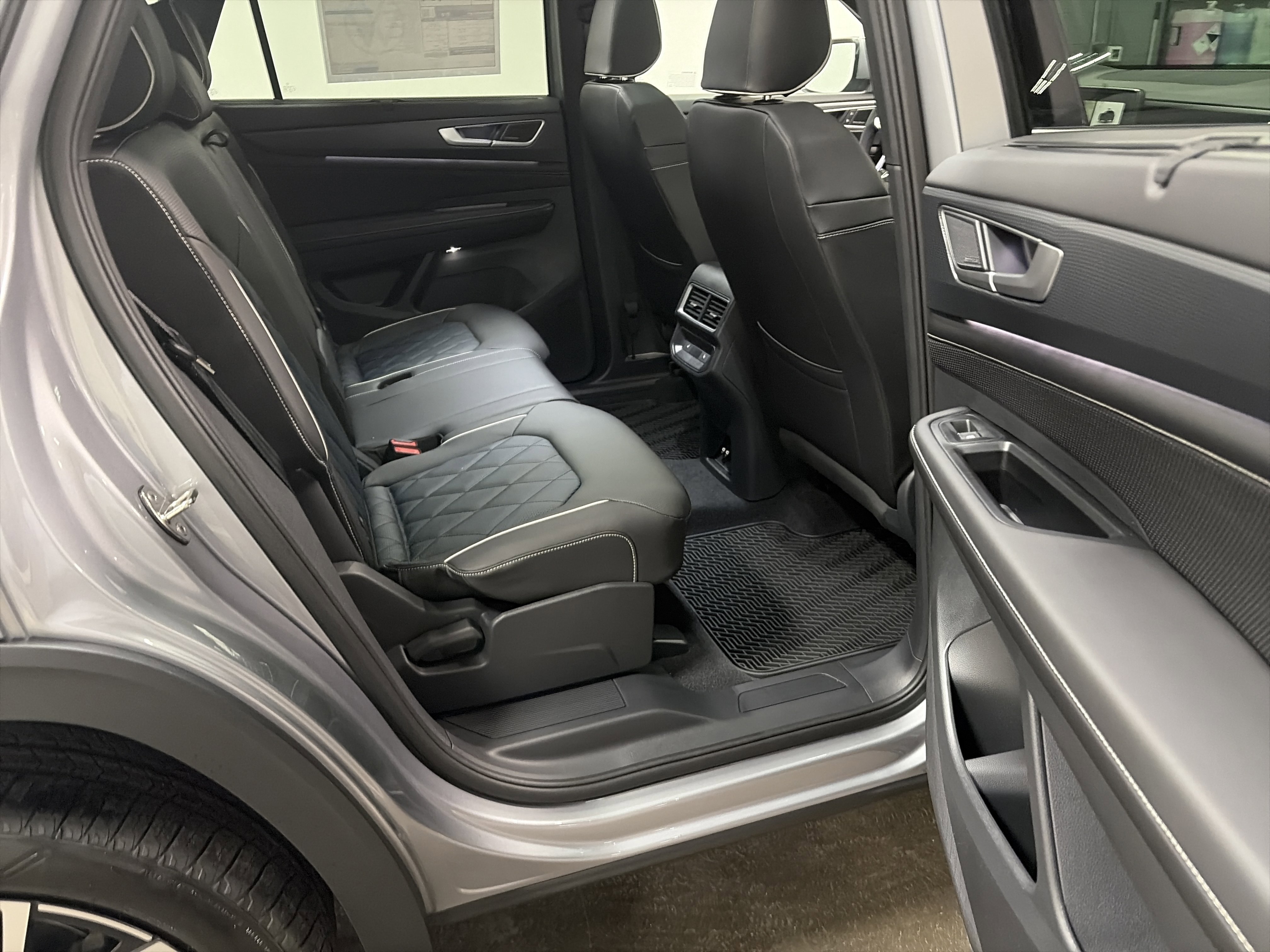 Certified 2025 Volkswagen Jetta SE image 70