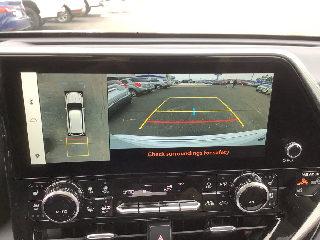 New 2026 Toyota Highlander Platinum image 18