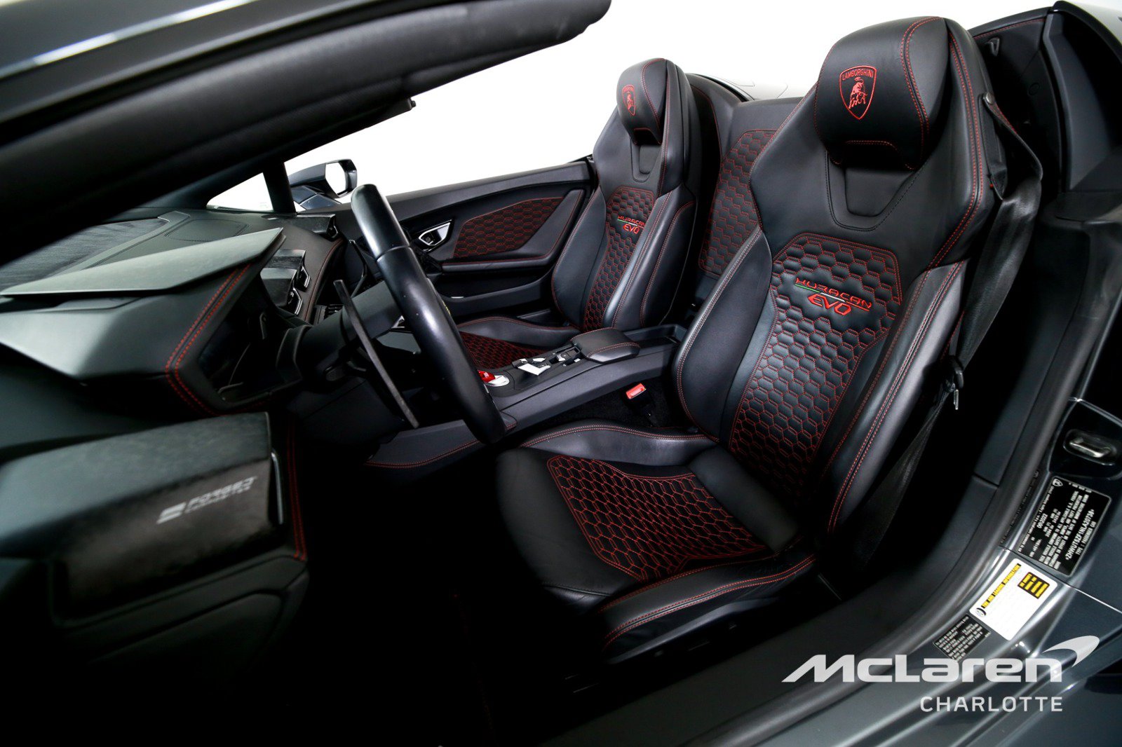 Used 2022 Lamborghini Huracan EVO RWD image 11