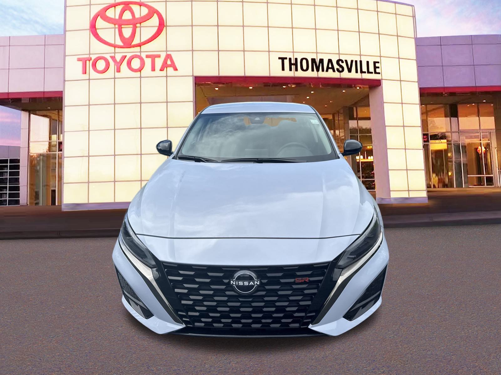 Used 2024 Nissan Altima 2.5 SR image 2