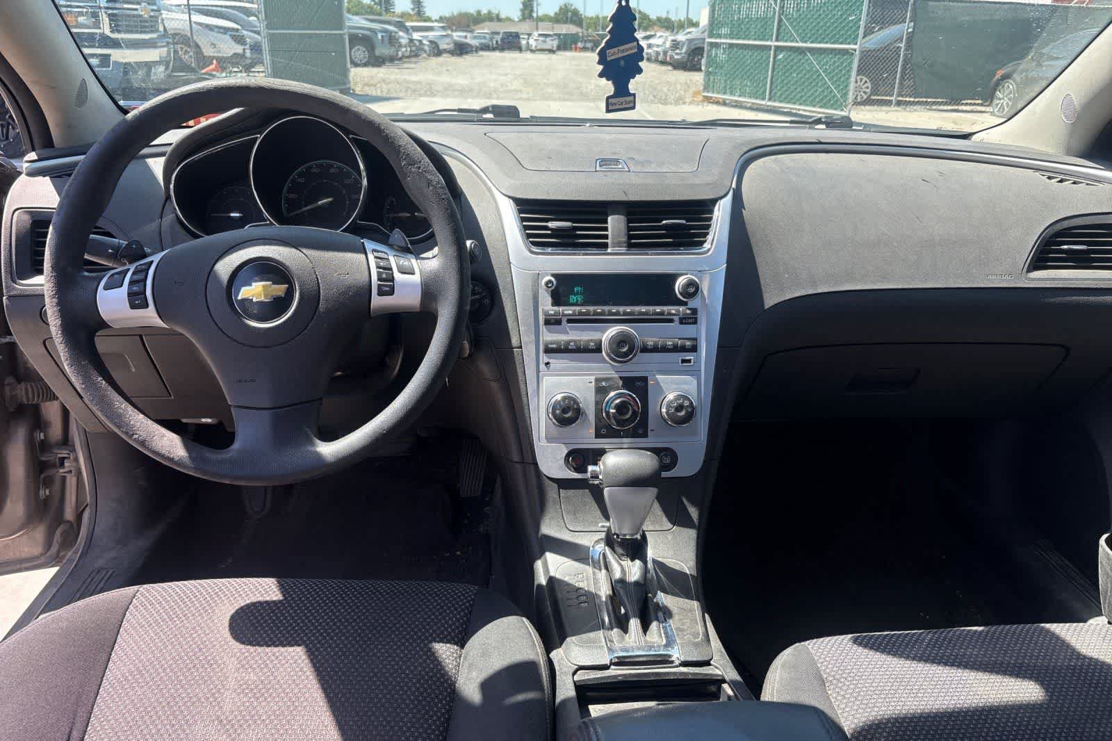 Used 2010 Chevrolet Malibu LT w/ Power Convenience Package FWD image 4