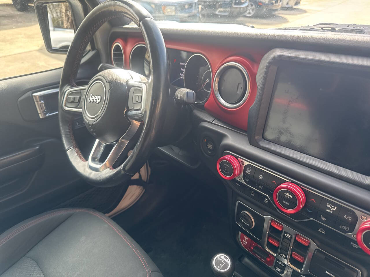 Used 2020 Jeep Gladiator Rubicon AWD/4WD image 17