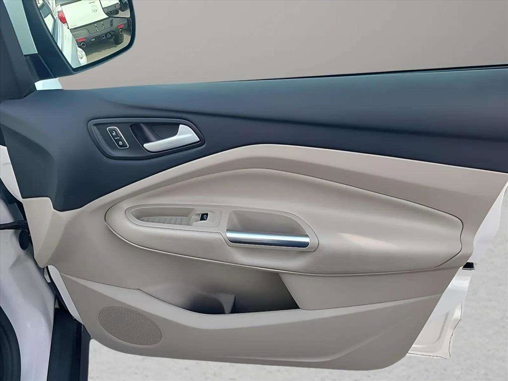 Used 2016 Ford C-MAX Energi SEL w/ Equipment Group 302A FWD image 32