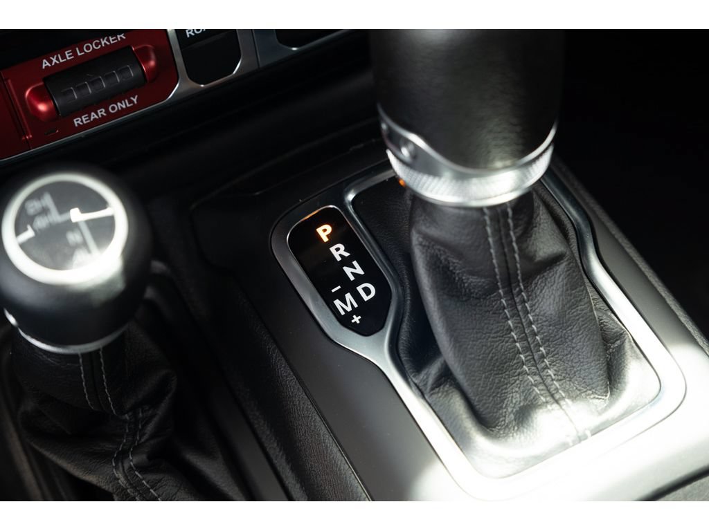 Used 2024 Jeep Gladiator Mojave w/ Convenience Group AWD/4WD image 25