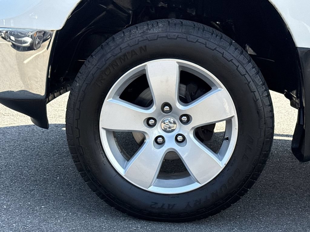 Used 2017 RAM 1500 Classic SLT AWD/4WD image 12