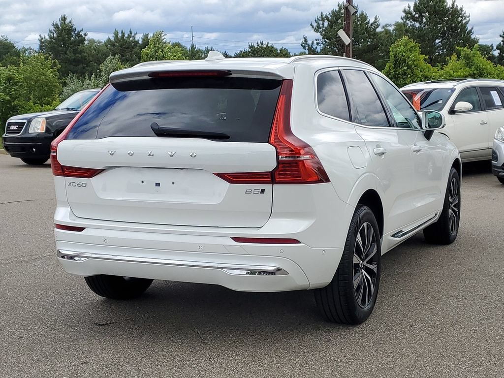 Used 2023 Volvo XC60 B5 Plus AWD/4WD image 4