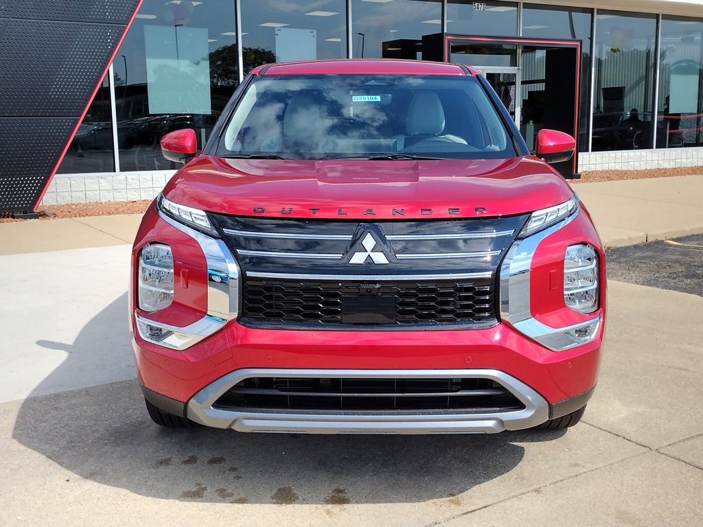 New 2025 Mitsubishi Outlander SE image 11