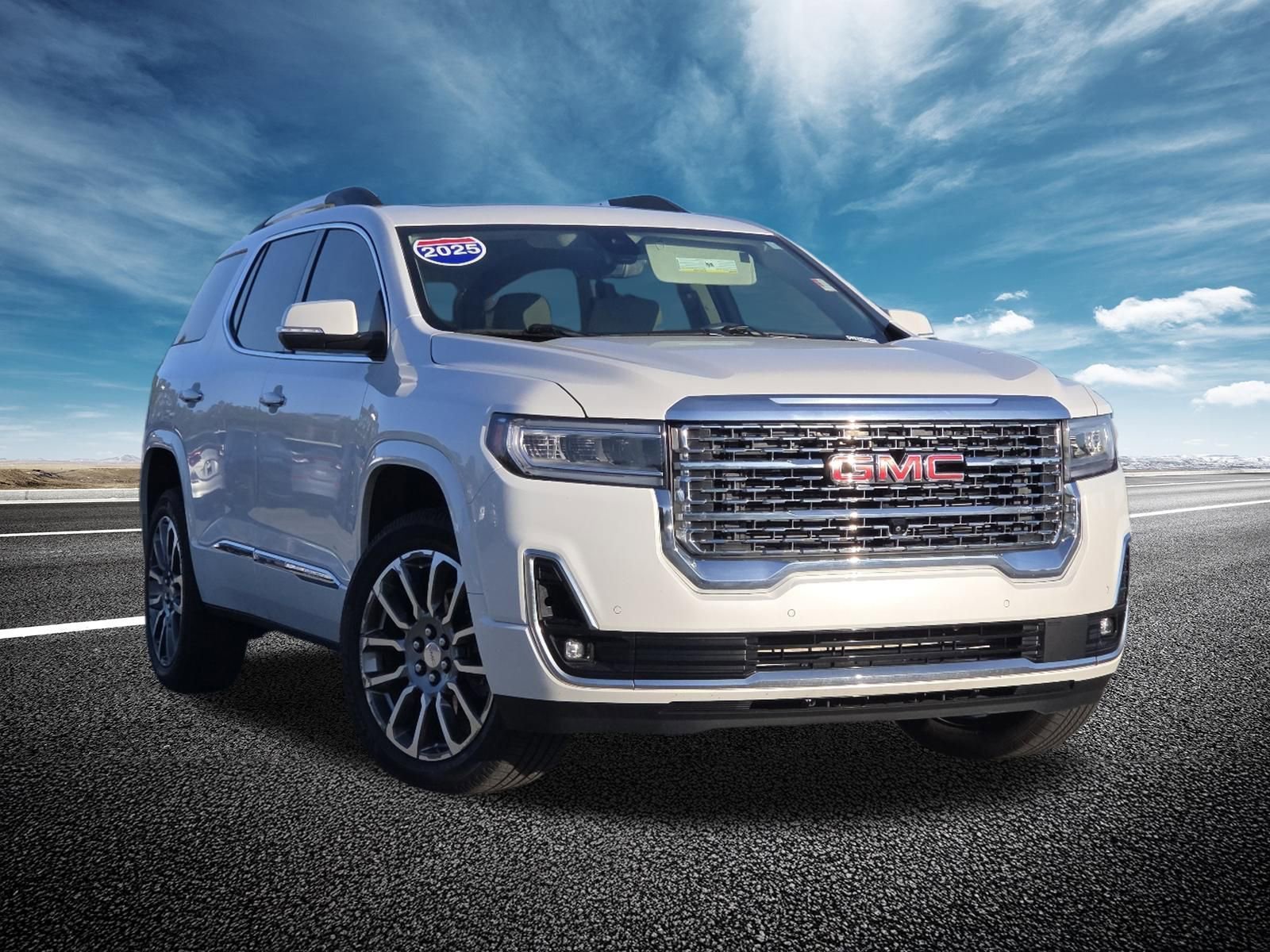 Used 2023 GMC Acadia Denali w/ Denali Technology Package FWD image 2