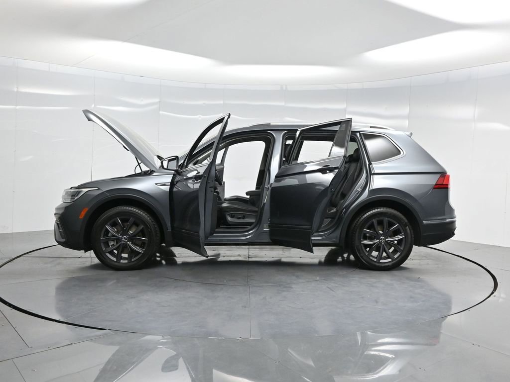 Used 2022 Volkswagen Tiguan SE image 53